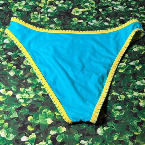 Cupshe Swim Bikini Bottom Swimwear Blue/Yellow size Large NWOT Crochet detail - Picture 3 of 16